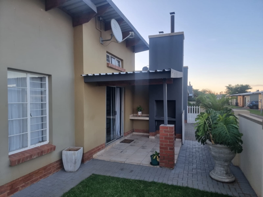 3 Bedroom Property for Sale in Waterval East North West